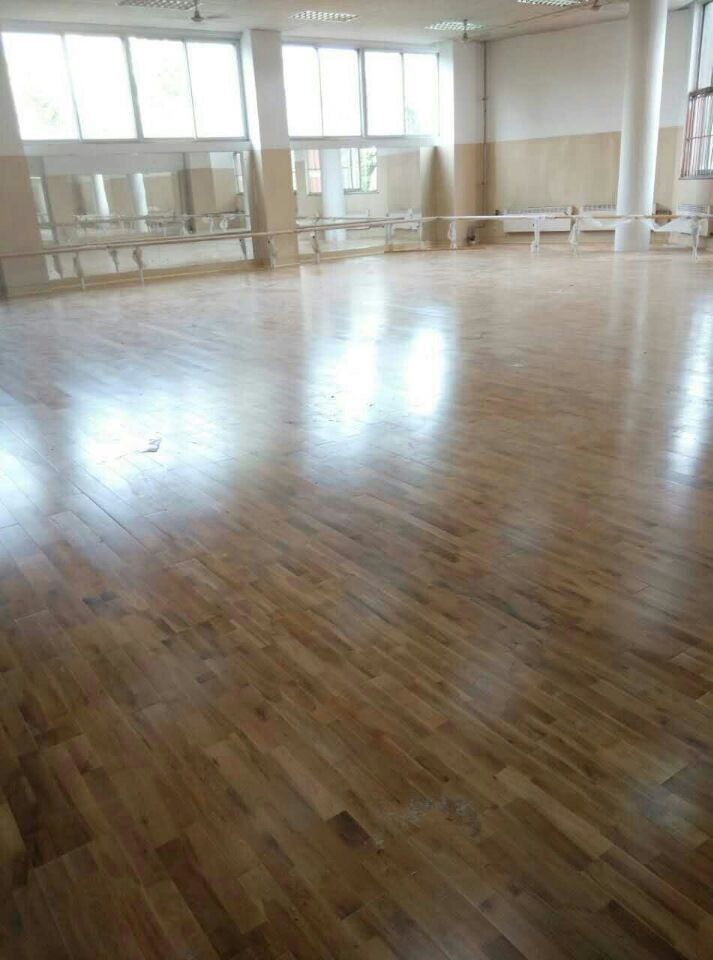 唐山師范學(xué)校北校區(qū)舞蹈房木地板鋪設(shè)案例